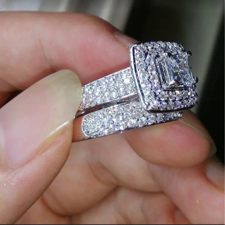 Couple Ring with White Zircon, Fashionable Women's Ring