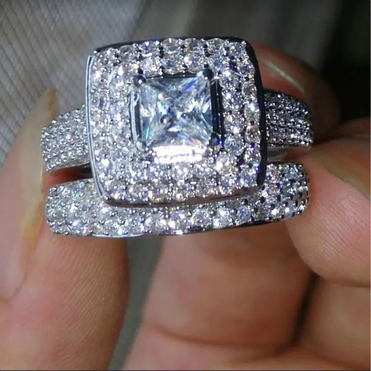 Couple Ring with White Zircon, Fashionable Women's Ring